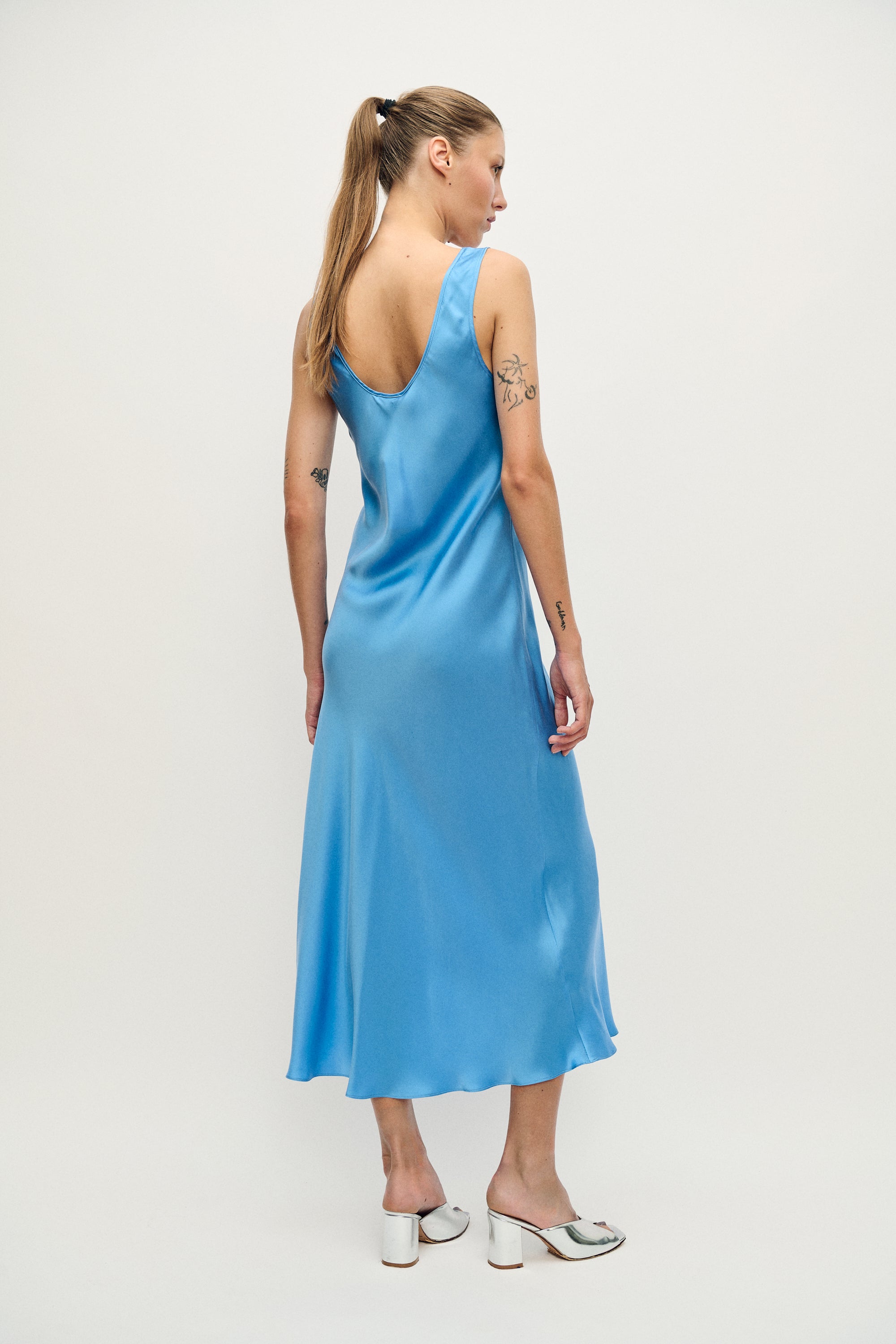 SCOOP NECK DRESS MIRAGE