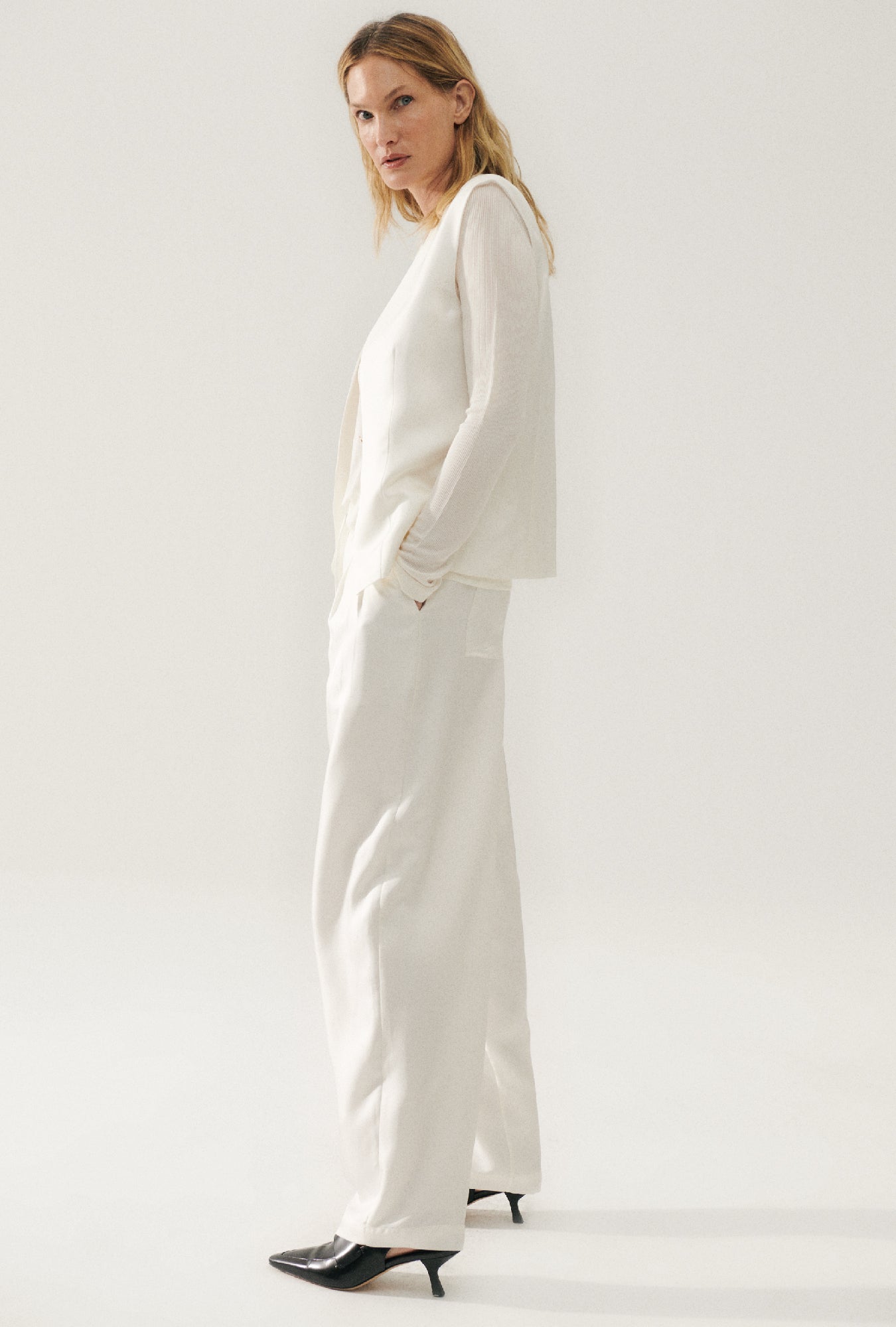 Twill Slouch Vest White