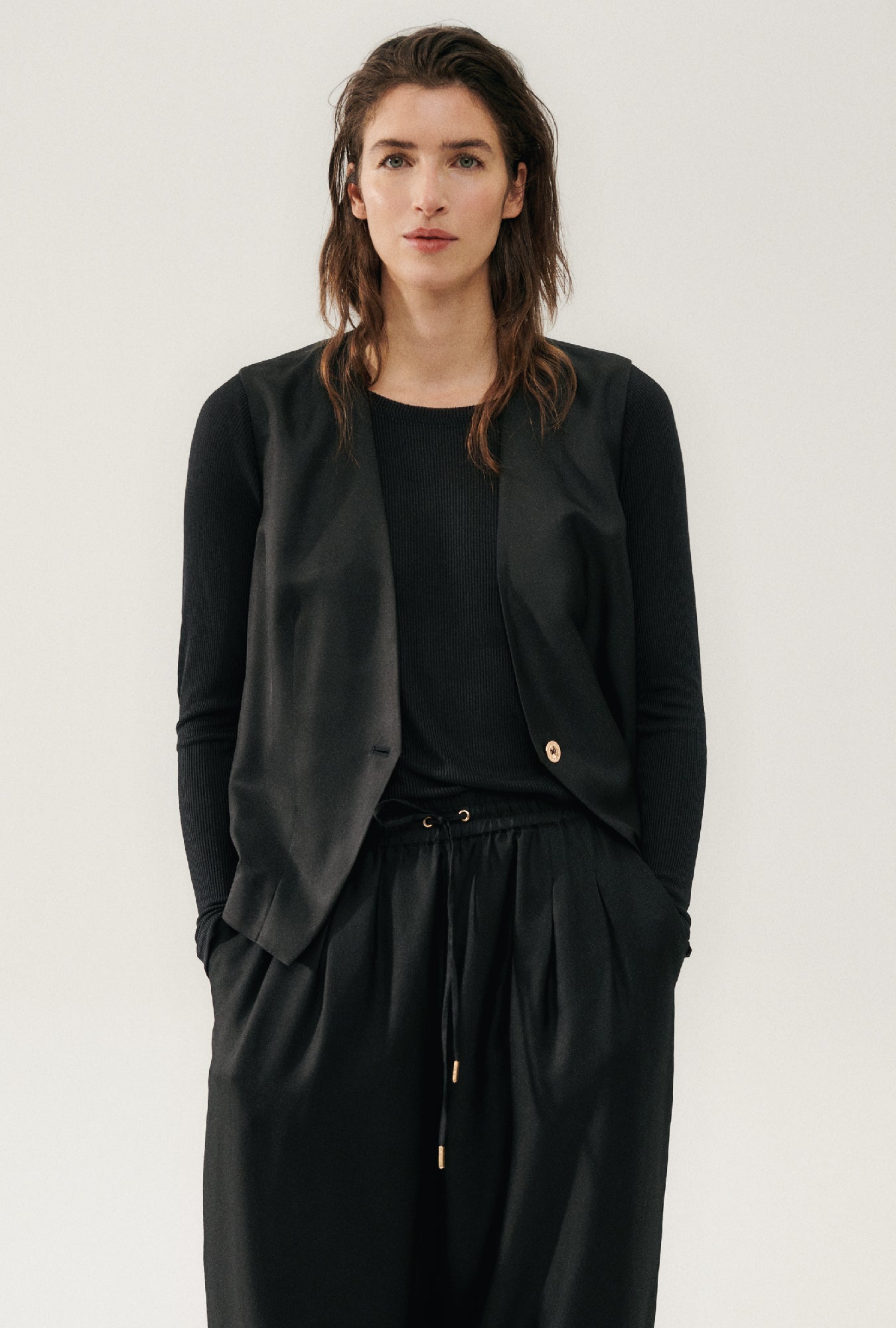 Twill Slouch Vest Black