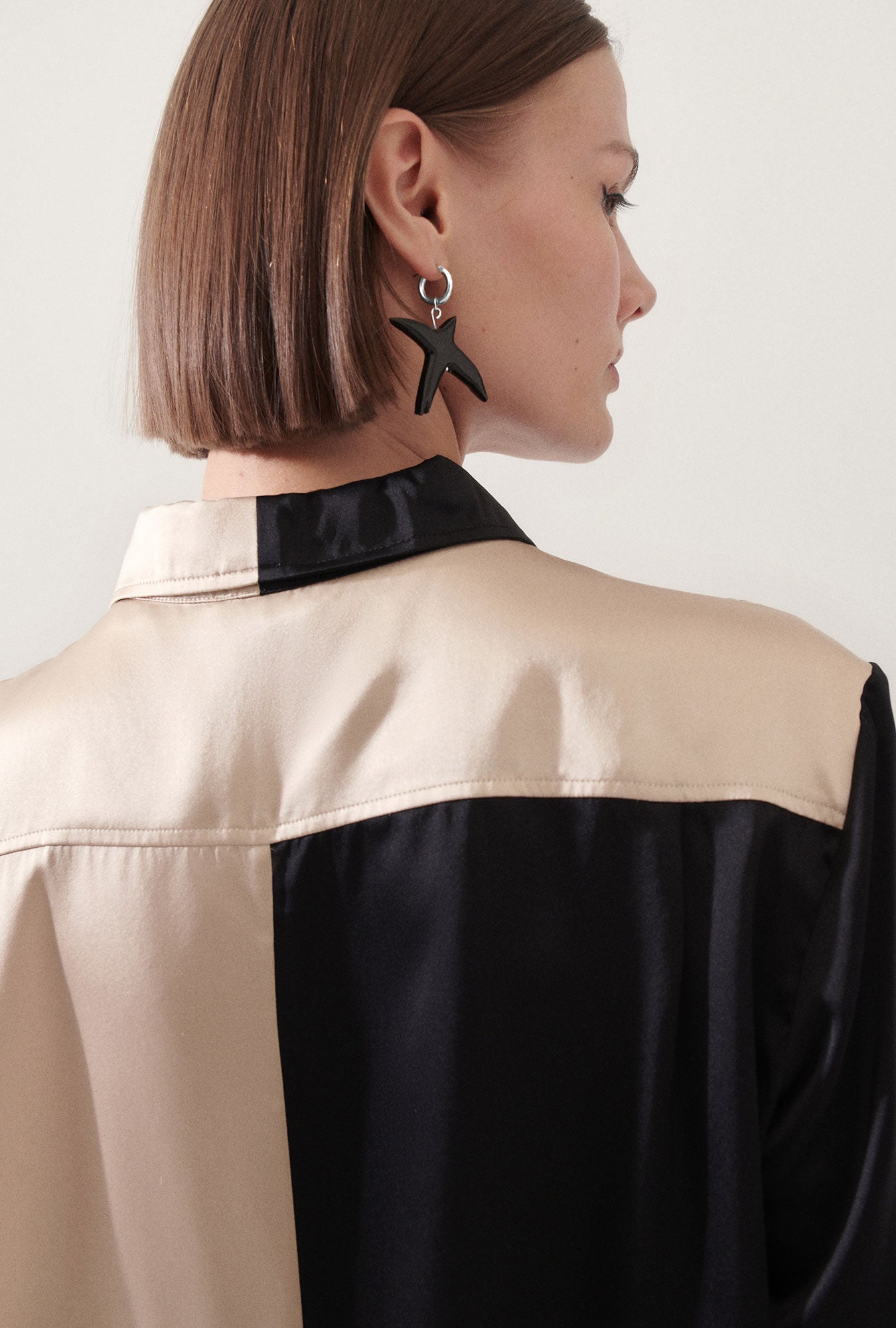 Raven Earrings Black