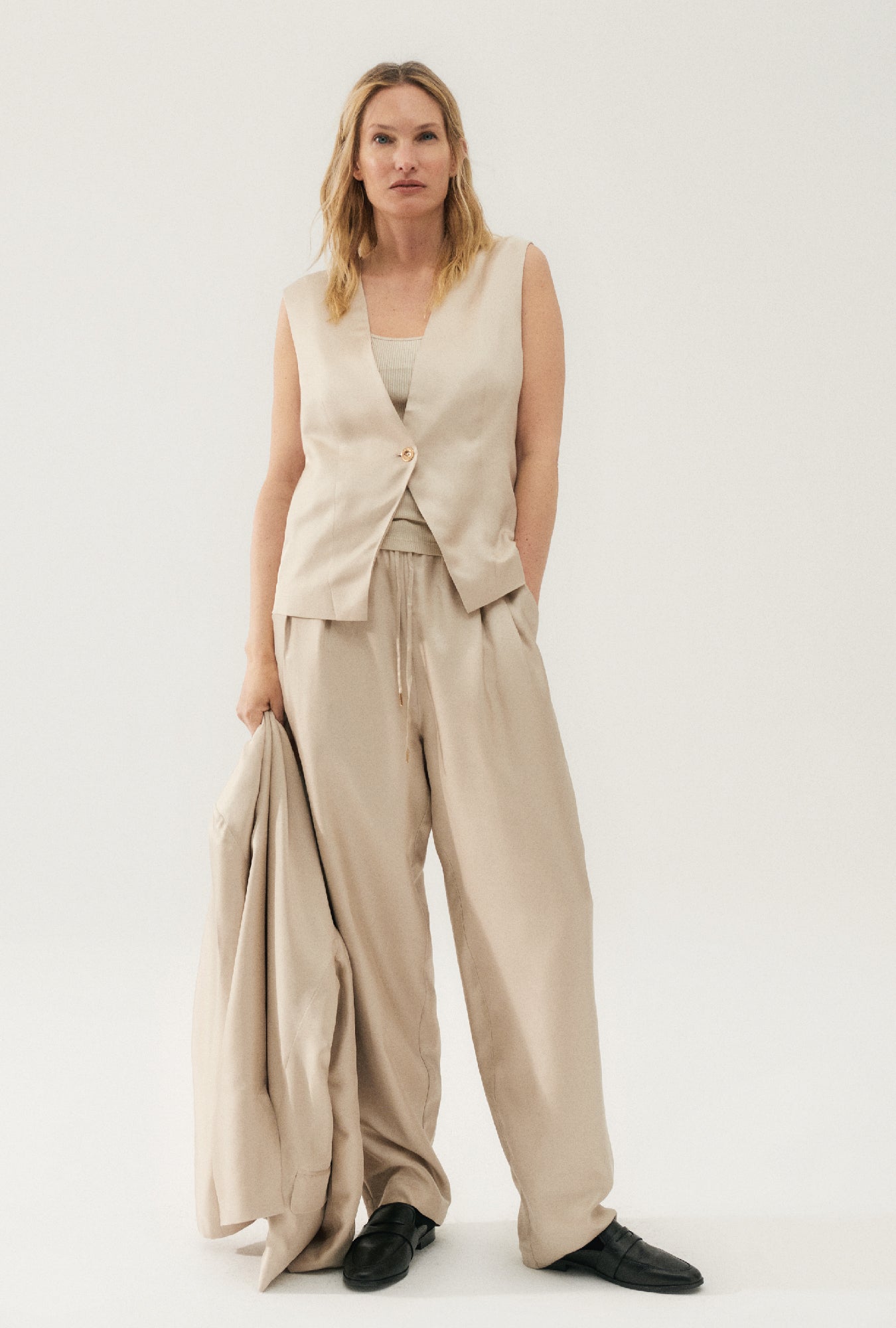 Twill Slouch Vest Hazelnut