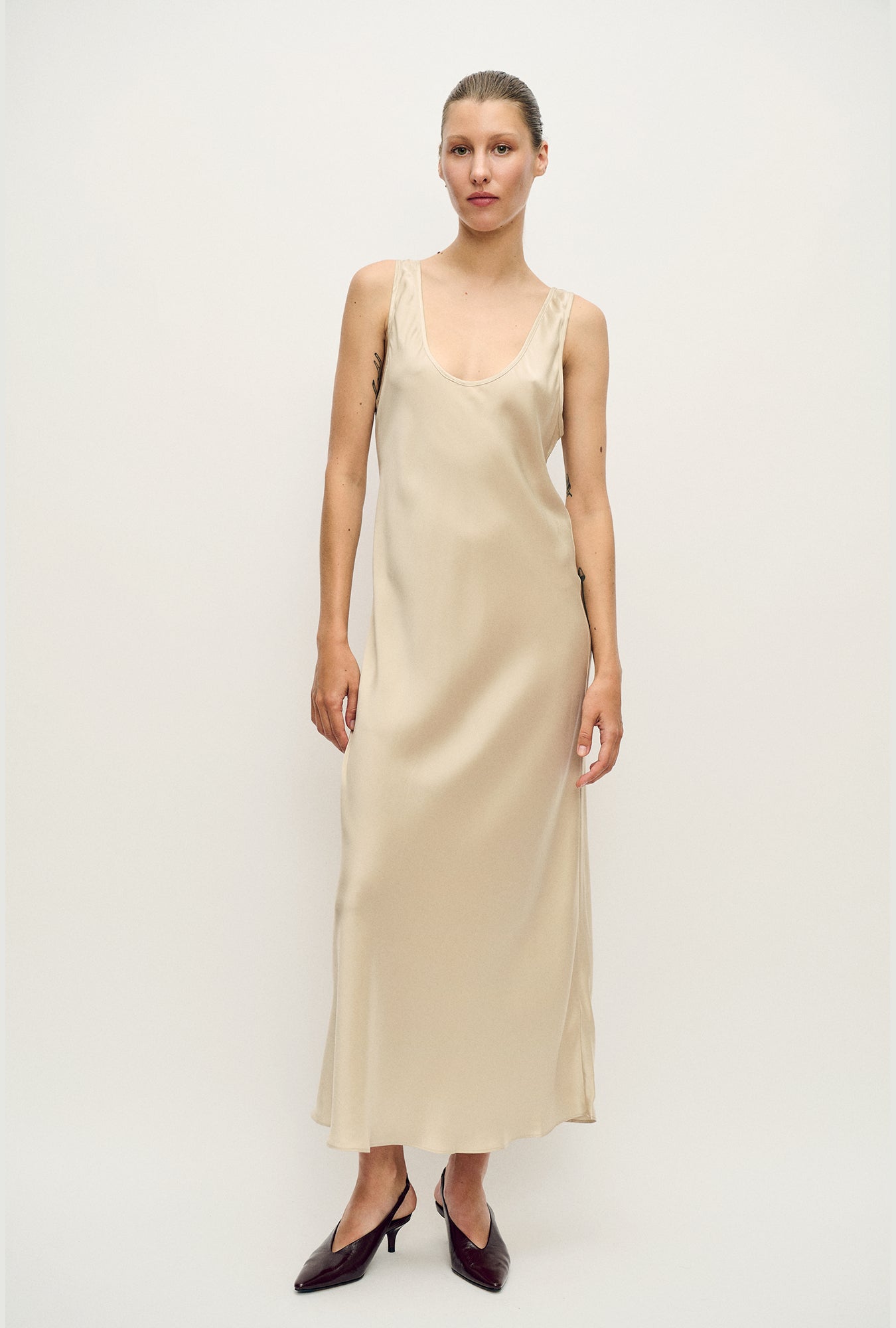 Scoop Neck Dress Hazelnut