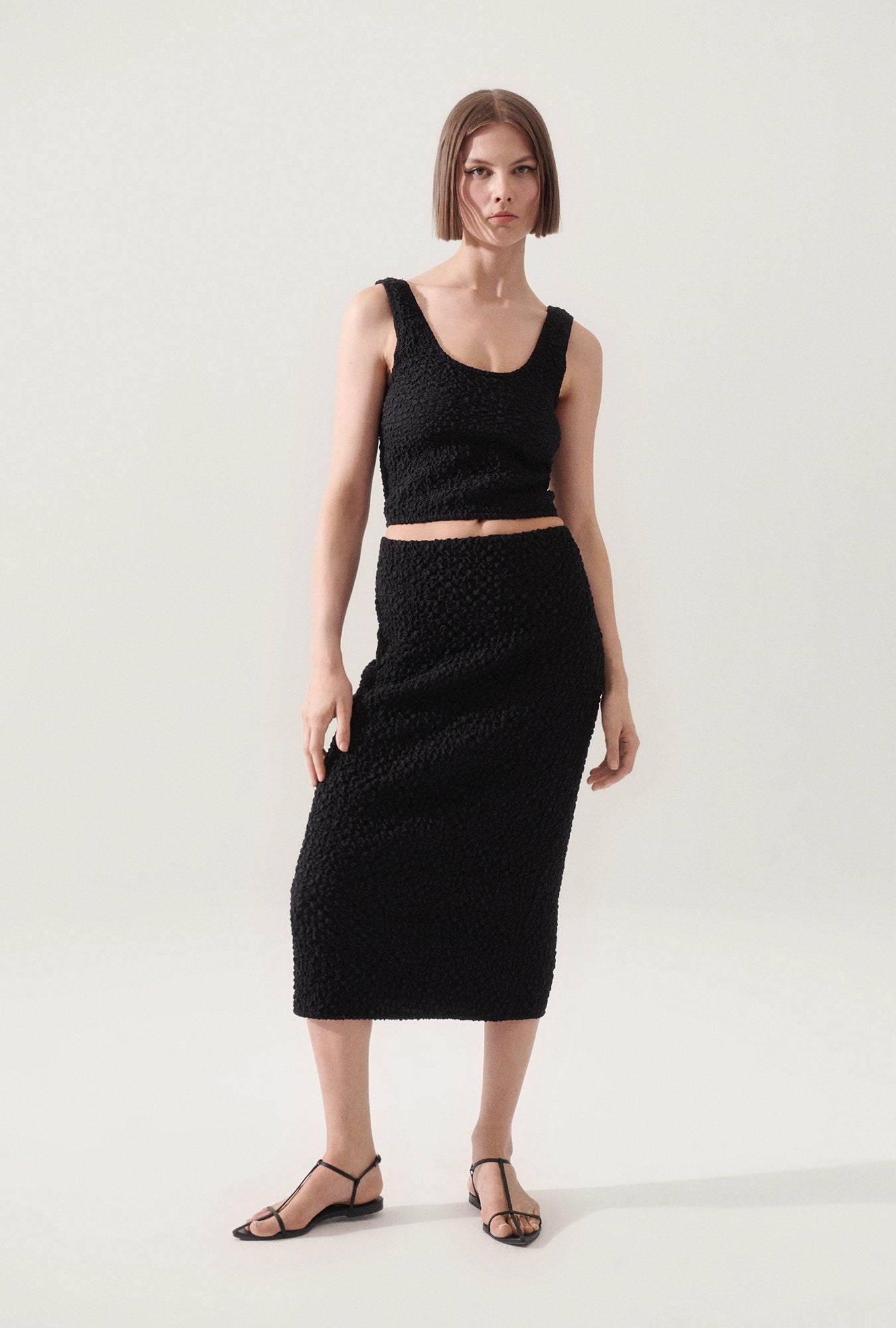 Popcorn Cropped Cami Black