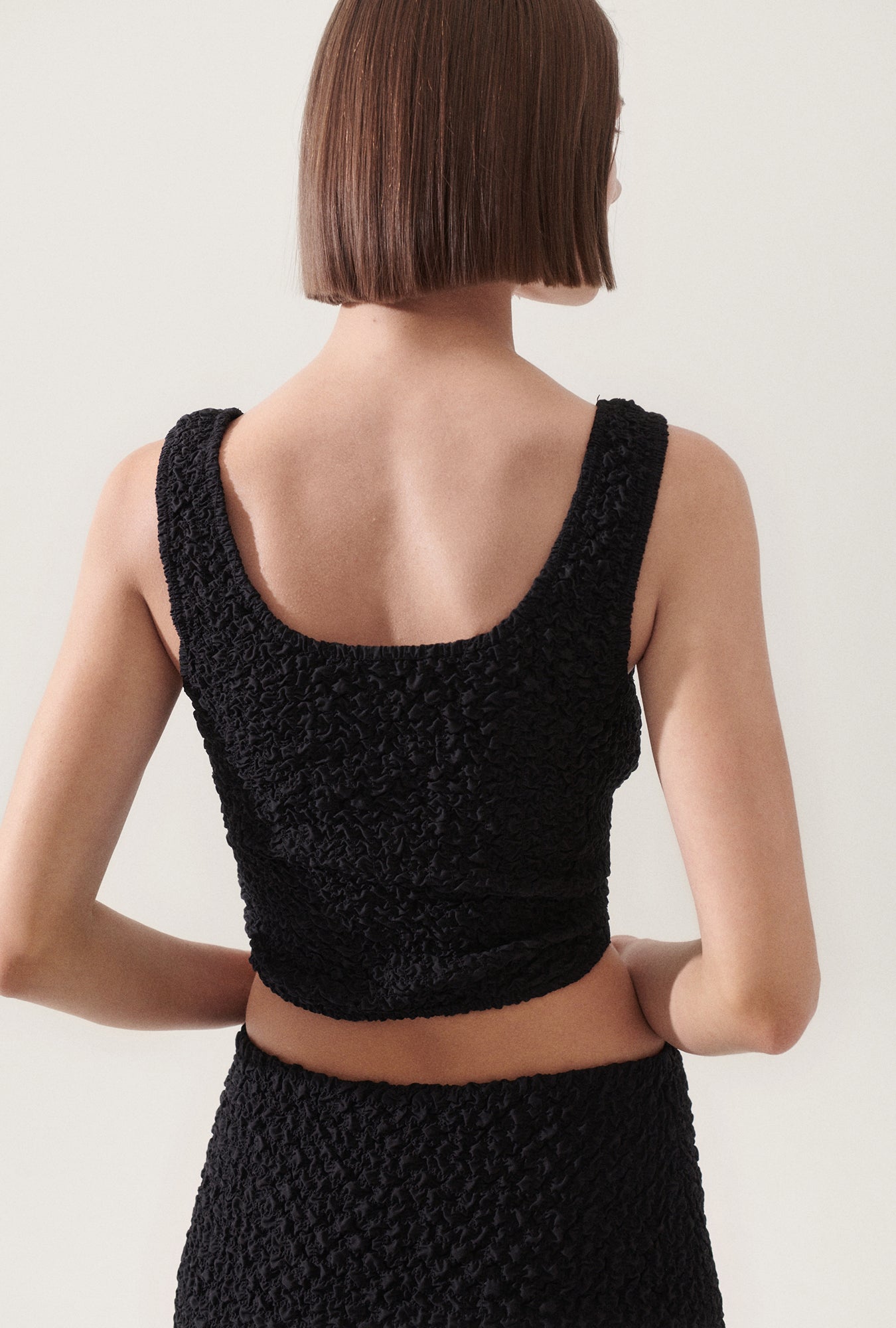 Popcorn Cropped Cami Black